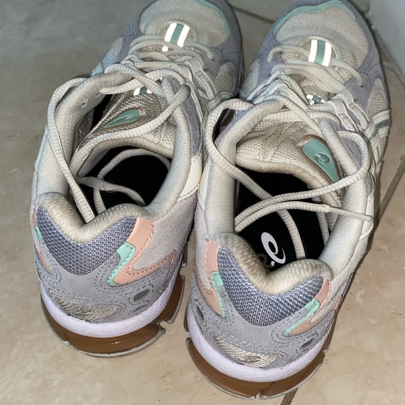 Women sneakers - Picture 9 of 10